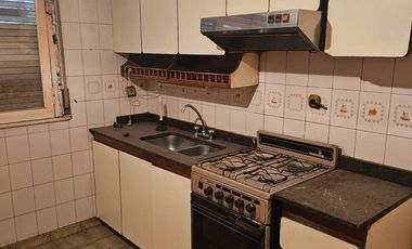 VENTA CASA CON LOCAL-3 AMB-GARAGE-LANUS