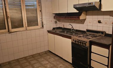 VENTA CASA CON LOCAL-3 AMB-GARAGE-LANUS