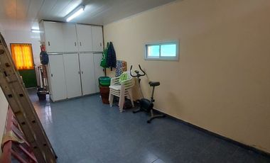 VENTA CASA 3 AMB EN TRES LOTES ACANTILADOS