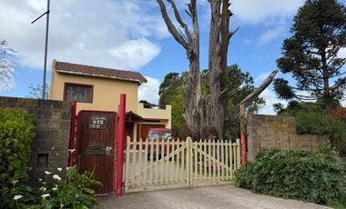 VENTA CASA 3 AMB EN TRES LOTES ACANTILADOS