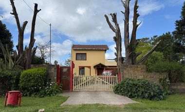 VENTA CASA 3 AMB EN TRES LOTES ACANTILADOS