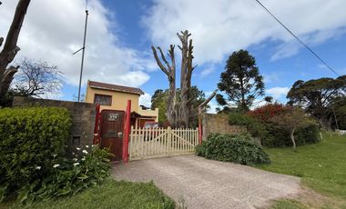 VENTA CASA 3 AMB EN TRES LOTES ACANTILADOS