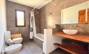 VENTA CASA 3 AMBIENTES MODERNA MIRAMAR