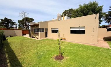 VENTA CASA 3 AMBIENTES MODERNA MIRAMAR