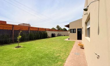 VENTA CASA 3 AMBIENTES MODERNA MIRAMAR