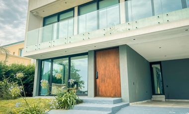 Venta Casa 4 Ambientes Barrancas de San Benito