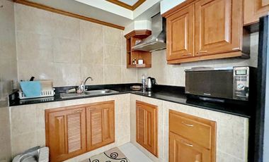 Hot deal for this huge apartment in the heart of the city