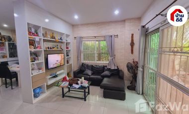 3 Bedroom House for sale at Srithepthai Park Ville