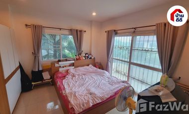3 Bedroom House for sale at Srithepthai Park Ville