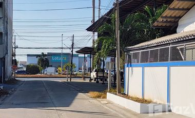 Warehouse for rent in Khlong Maduea, Samut Sakhon