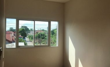 3 Bedroom Townhouse for sale at Lopburi Ville