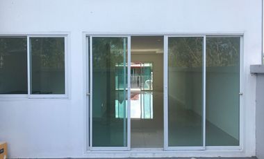 3 Bedroom Townhouse for sale at Lopburi Ville
