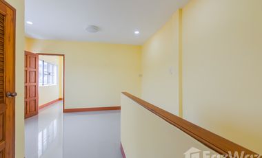 2 Bedroom Townhouse for sale in Nai Wiang, Phrae