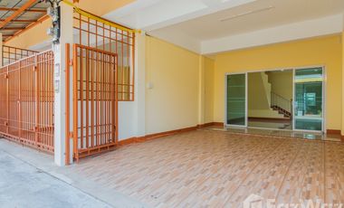 2 Bedroom Townhouse for sale in Nai Wiang, Phrae