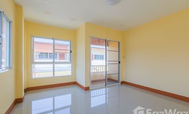 2 Bedroom Townhouse for sale in Nai Wiang, Phrae