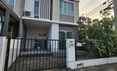 3 Bedroom Townhouse for sale at Pruksa Ville 77