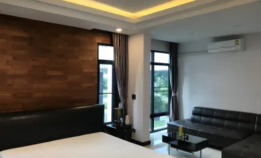 Grab a Steal: 6 BR, 7 Bath Mansion for Just ฿45 Mil!