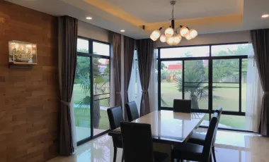 Grab a Steal: 6 BR, 7 Bath Mansion for Just ฿45 Mil!
