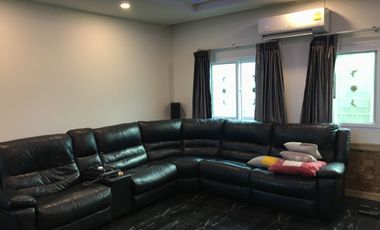 Grab a Steal: 6 BR, 7 Bath Mansion for Just ฿45 Mil!