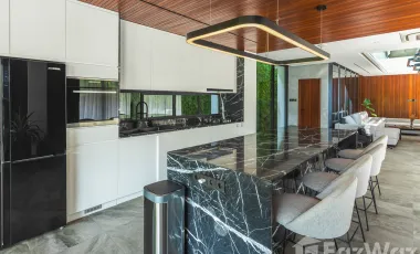 6 Bedroom Villa for sale in Pererenan, Bali