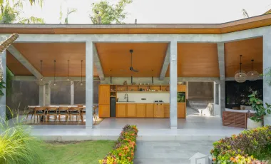 6 Bedroom Villa for sale in Pererenan, Bali