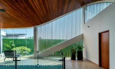 6 Bedroom Villa for sale in Pererenan, Bali