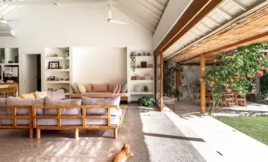 5 Bedroom Villa for sale in Kerobokan, Bali