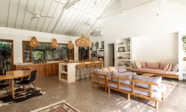 5 Bedroom Villa for sale in Kerobokan, Bali