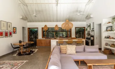5 Bedroom Villa for sale in Kerobokan, Bali