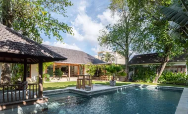 5 Bedroom Villa for sale in Kerobokan, Bali