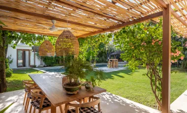 5 Bedroom Villa for sale in Kerobokan, Bali