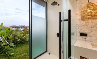 5 Bedroom Villa for sale in Pererenan, Bali
