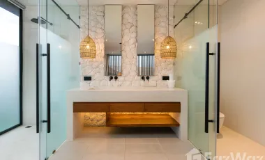 5 Bedroom Villa for sale in Pererenan, Bali
