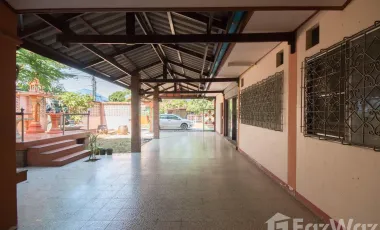 9 Bedroom House for sale in Bang Khwan, Chachoengsao