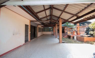 9 Bedroom House for sale in Bang Khwan, Chachoengsao