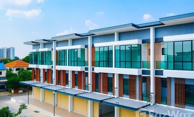 1 Bedroom Townhouse for sale at At Promprakai