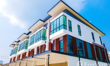 1 Bedroom Townhouse for sale at At Promprakai