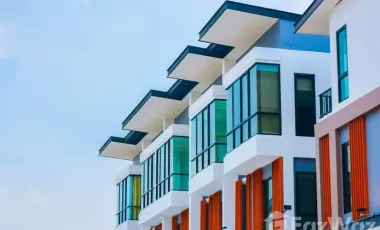 1 Bedroom Townhouse for sale at At Promprakai
