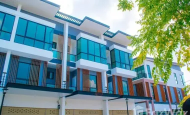 1 Bedroom Townhouse for sale at At Promprakai