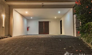 6 Bedroom Villa for sale in Pandawa, Bali
