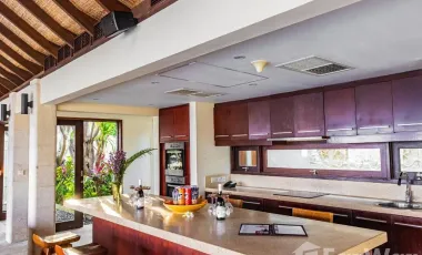 6 Bedroom Villa for sale in Pandawa, Bali