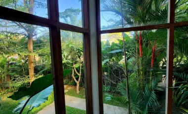 5 Bedroom Villa for sale in Canggu, Bali