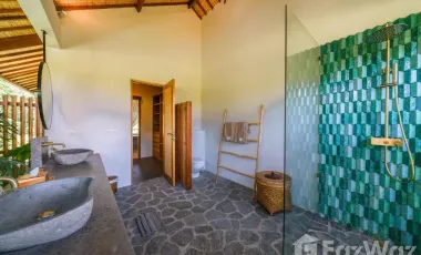 5 Bedroom Villa for sale in Pererenan, Bali