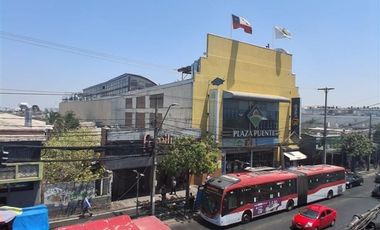 Local Comercial en Venta en Concha y Toro con Eyzaguirre