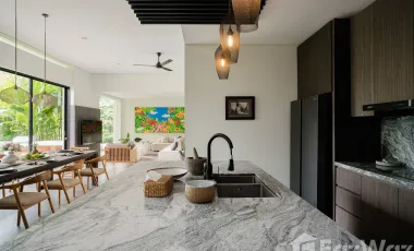 5 Bedroom Villa for sale in Canggu, Bali