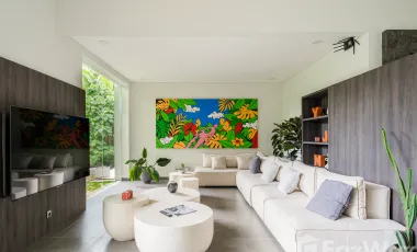 5 Bedroom Villa for sale in Canggu, Bali