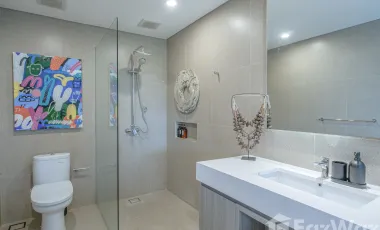 5 Bedroom Villa for sale in Canggu, Bali