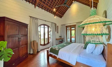 5 Bedroom Villa for sale in Seminyak, Bali