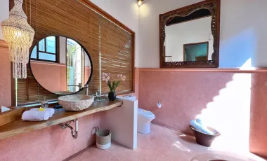 5 Bedroom Villa for sale in Seminyak, Bali