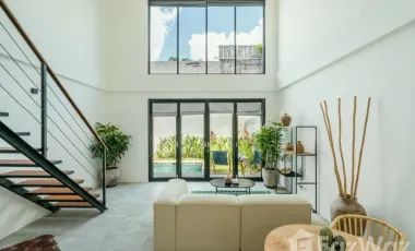 Modern Loft-Style Villa in Umalas